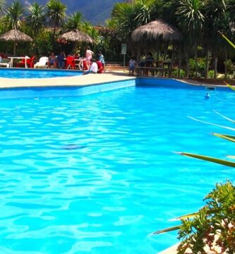 Cabañas con piscina en el Quisco